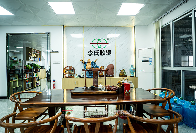 信得膠輥廠生產(chǎn)實景